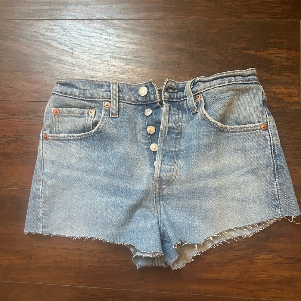 Levi’s 501 Skinny Cut Off Shorts